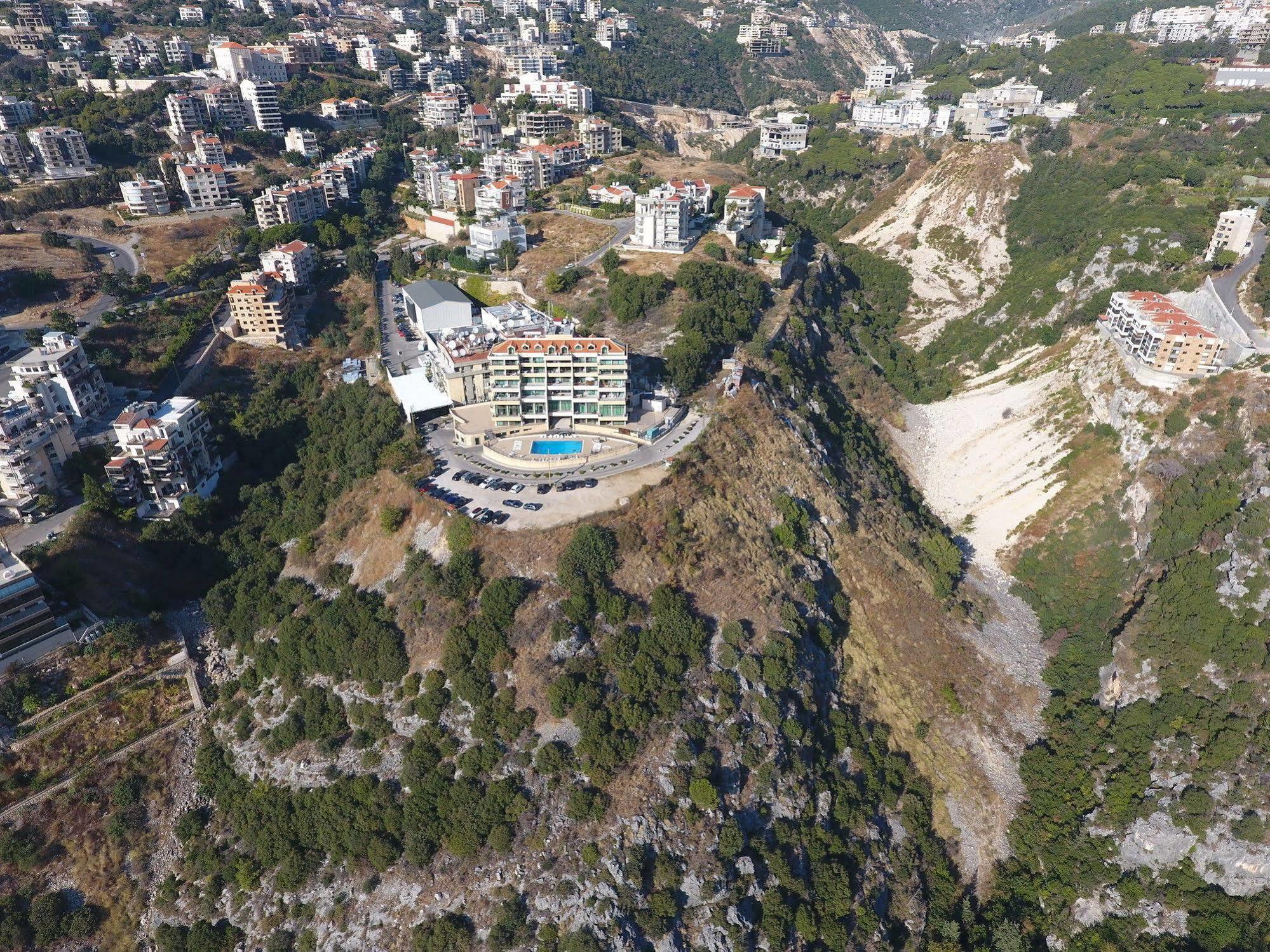 Adma Blue Screen Jounieh Exterior foto