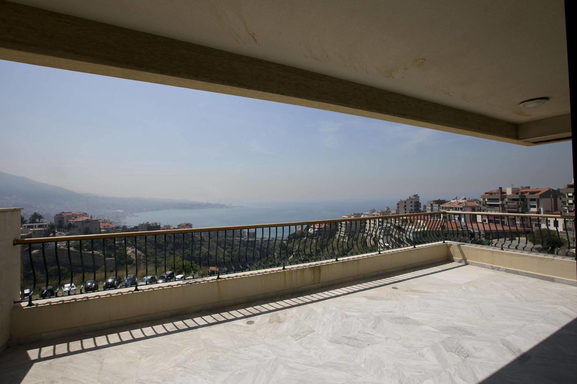 Adma Blue Screen Jounieh Exterior foto