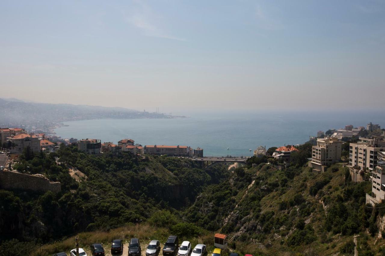 Adma Blue Screen Jounieh Exterior foto